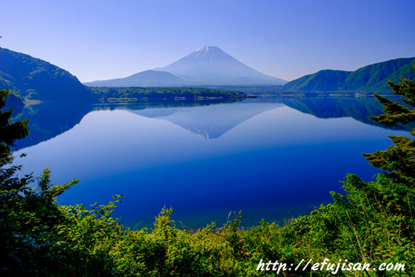 本栖湖／富士山写真