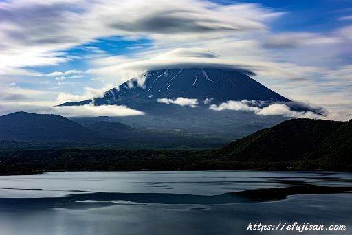悪天の兆し｜ベレー帽のような笠雲と富士山