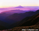 山梨県北岳の朝日を浴びた富士山
