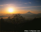 山梨県甘利山で見たご来光と富士山