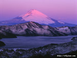 箱根町大観山から見た紅富士と芦ノ湖