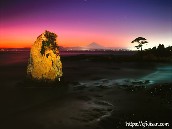 神奈川県横須賀市秋谷で撮影した夕暮れの富士山