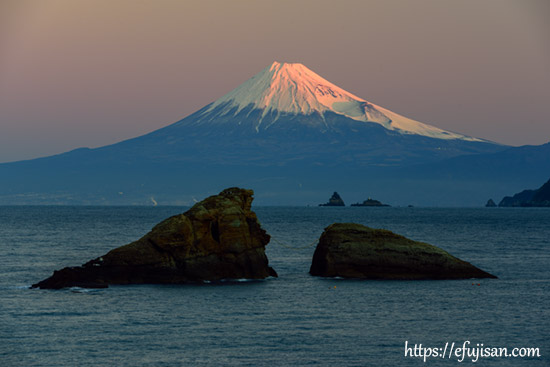 静岡県賀茂郡松崎町雲見で撮影した紅富士