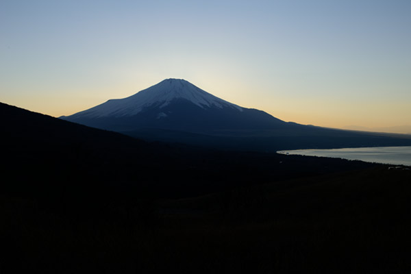 フィルター無しで撮影した夕景と富士山