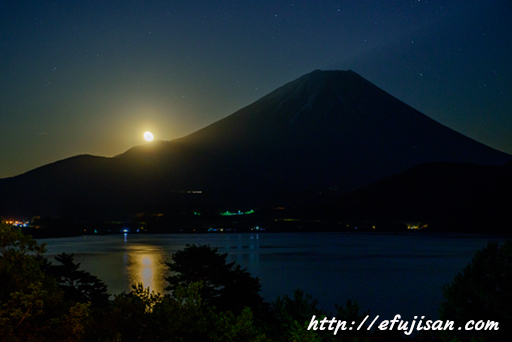 真夜中のご来光｜富士山｜月