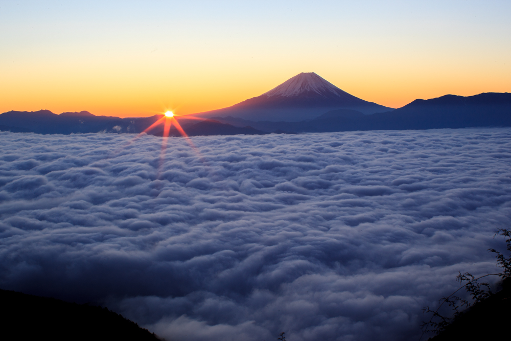 ご来光と富士山 日の出 日の入り の写真を多数公開 富士彩景