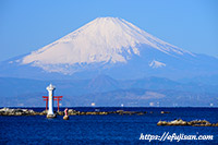 裕次郎灯台と富士山